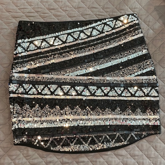 Express Dresses & Skirts - Express sequin skirt